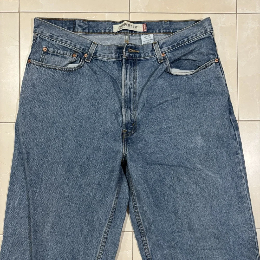 Levis levi 560